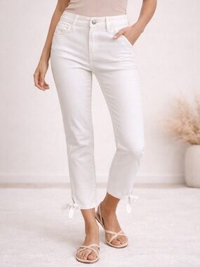✨ GUESS Women’s Cropped White Jeans | Classic Summer Denim ✨